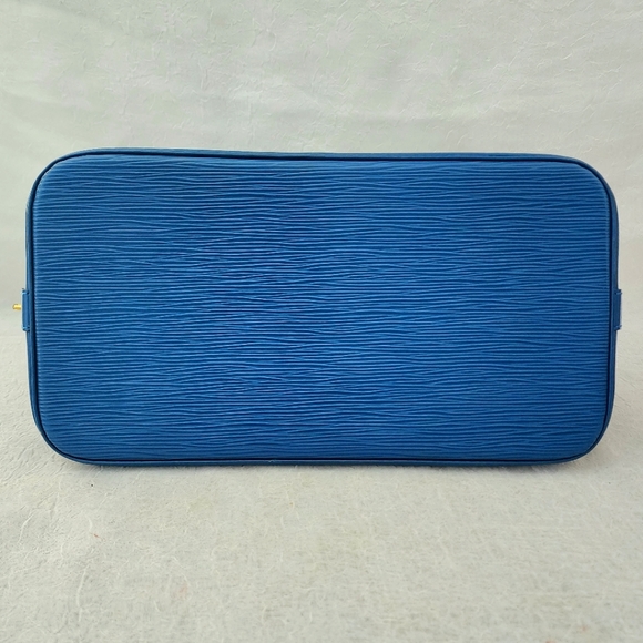 Auth Louis Vuitton Alma Epi Leather HandBag - Picture 4 of 15